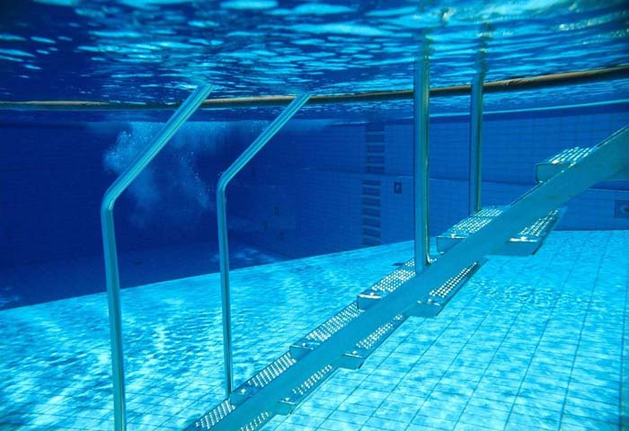 拆装式游泳池防水胶膜材料解析